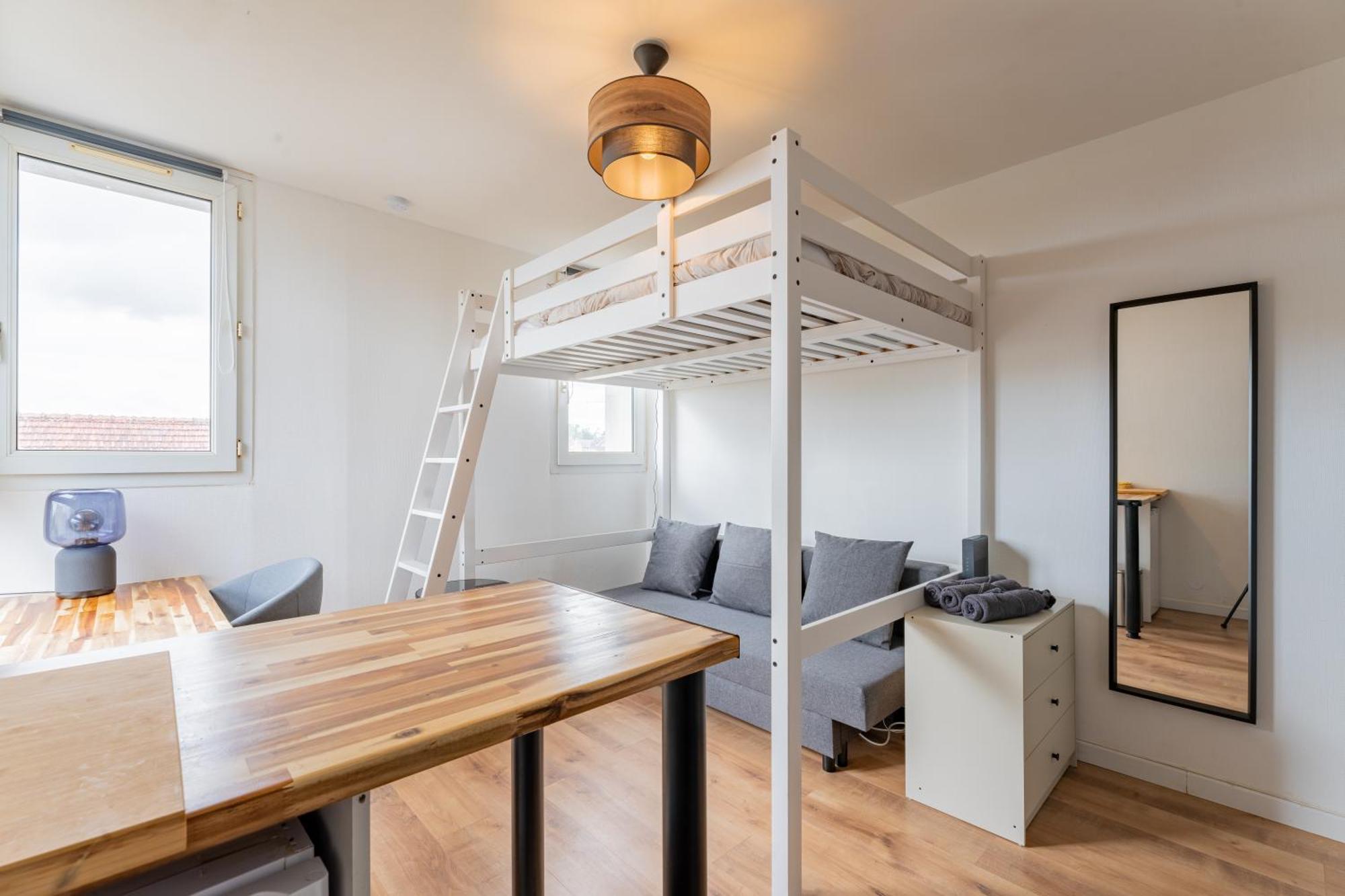 Апартаменты Charlemagne - Studio Confortable Avec Parking Gratuit - Quelques Pas De La Gare, Cuisine, Wifi Аррас Экстерьер фото