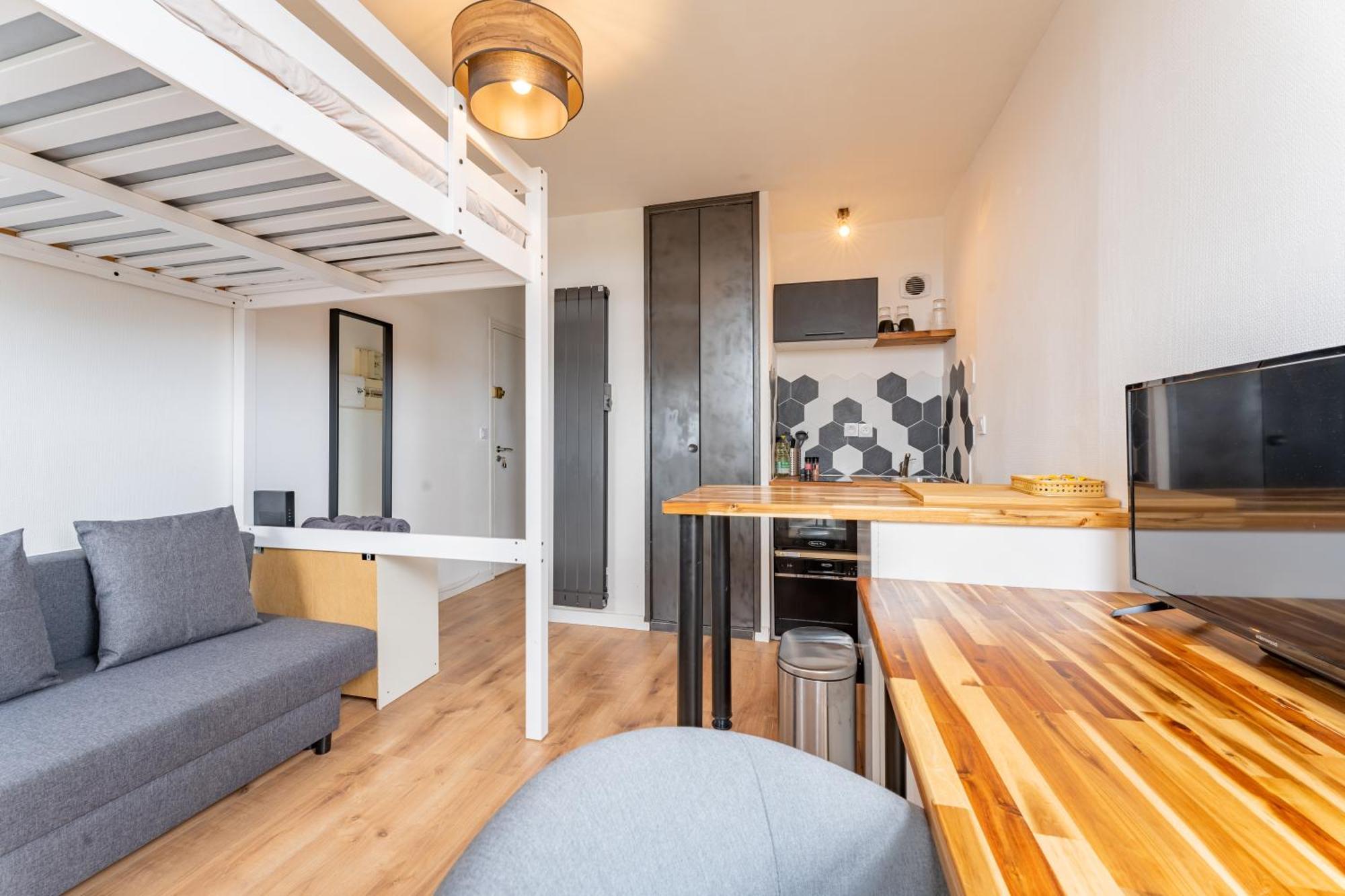 Апартаменты Charlemagne - Studio Confortable Avec Parking Gratuit - Quelques Pas De La Gare, Cuisine, Wifi Аррас Экстерьер фото