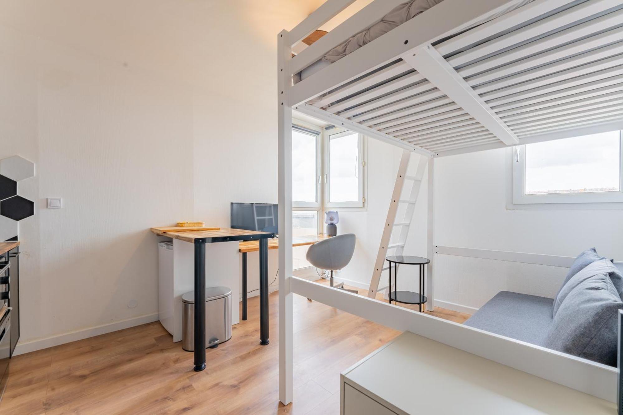 Апартаменты Charlemagne - Studio Confortable Avec Parking Gratuit - Quelques Pas De La Gare, Cuisine, Wifi Аррас Экстерьер фото